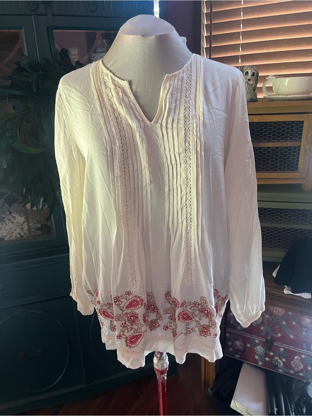 J Jill XL Women’s Cream Embroidered V-Neck Peasant Blouse
